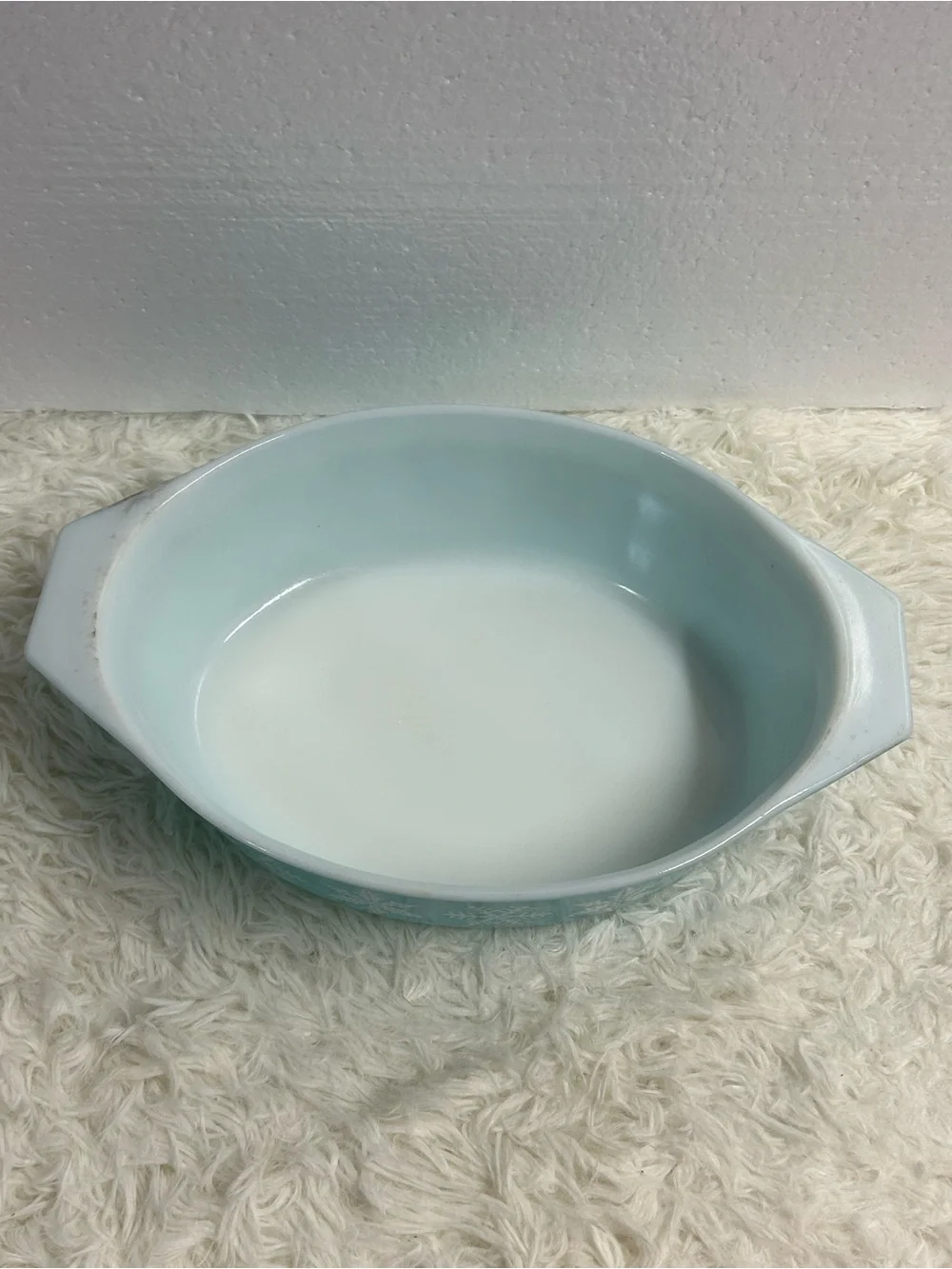 Pyrex Turquoise Snowflake Round Baking Dish